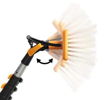 Zonne-reinigingsborstel voor dak met waterpomp / kraan voor tweeledig gebruik