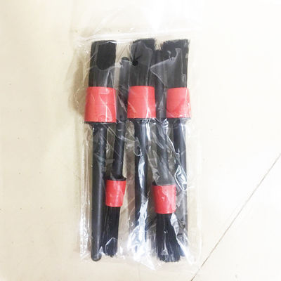 Ergonomische borstel met zachte filamenten voor grondige reiniging