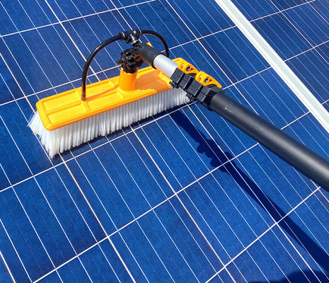 Zonnepaneel reinigingsborstel voor dak met 6m paal